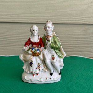 OCCUPIED JAPAN MAN AND WOMAN PORCELAIN FIGURINE VINTAGE